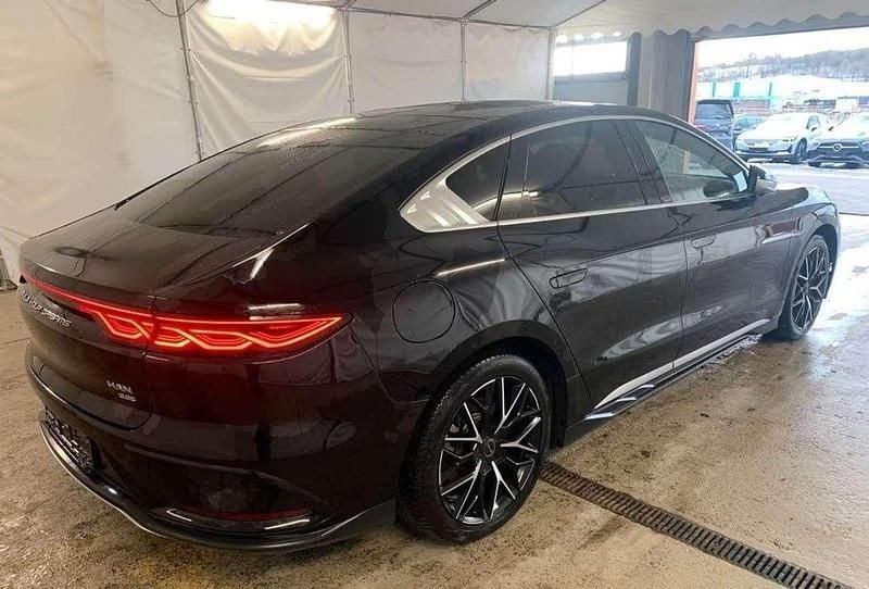 Usata BYD Han 380 kW (517 CV) 2023 Nero ossidiana Berlina