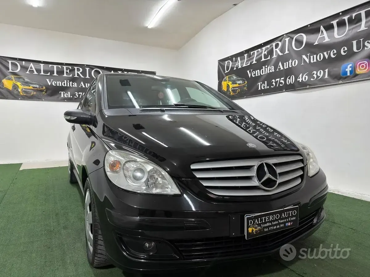 Usata Mercedes B180 109 CV (80 kW) 2008 Nero Monovolume