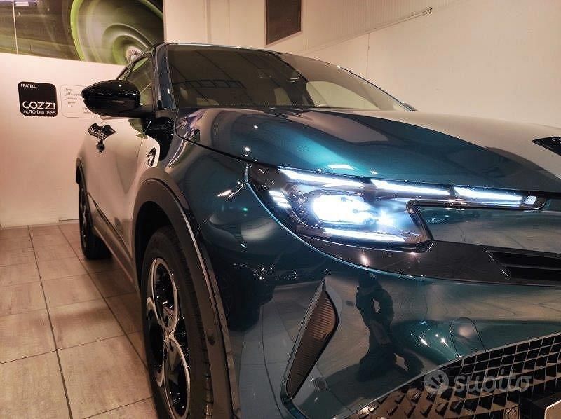 Nuova Alfa Romeo Junior Edizione Speciale 145 CV (106 kW) 2025 Blu SUV