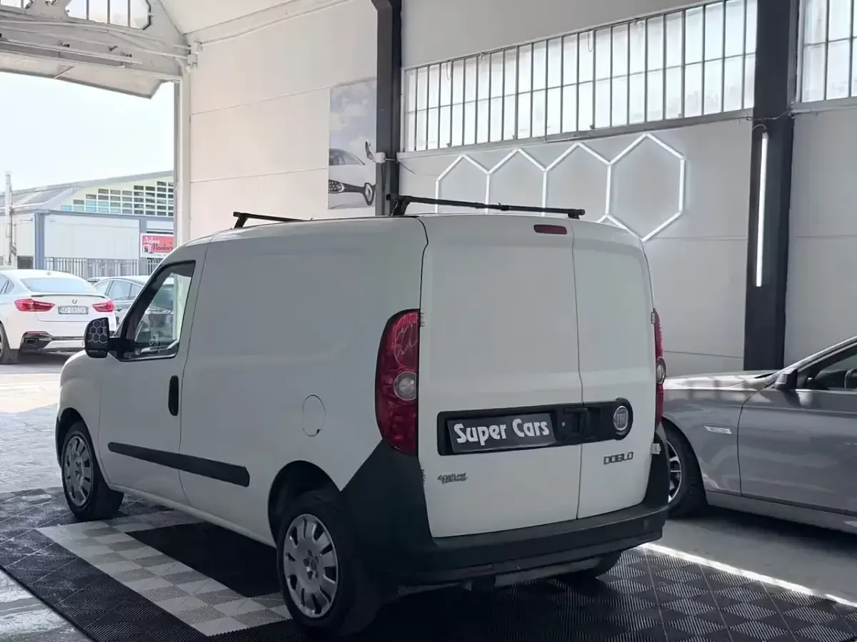 Usata Fiat Doblò Active 120 CV (88 kW) 2013 Bianco Monovolume