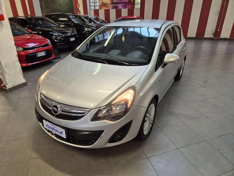 Grigio Usata 2015 Opel Corsa Tre volumi | 4600 € (Super prezzo) - Immagine 1/4