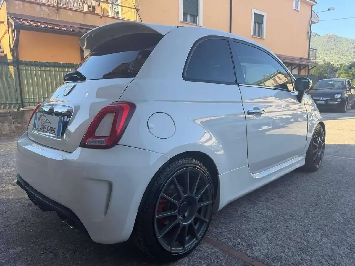 Usata Abarth 500 135 CV (99 kW) 2011 Bianco Utilitaria