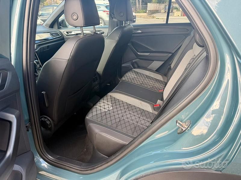 Usata VW T-Roc R-line 110 CV (80 kW) 2022 Verde SUV
