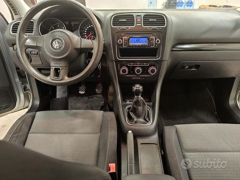 Usata VW Golf VI 105 CV (77 kW) 2010 Grigio Utilitaria