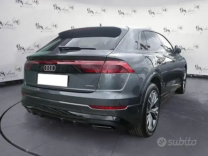 Usata Audi Q8 S-Line 286 CV (210 kW) 2025 Grigio SUV