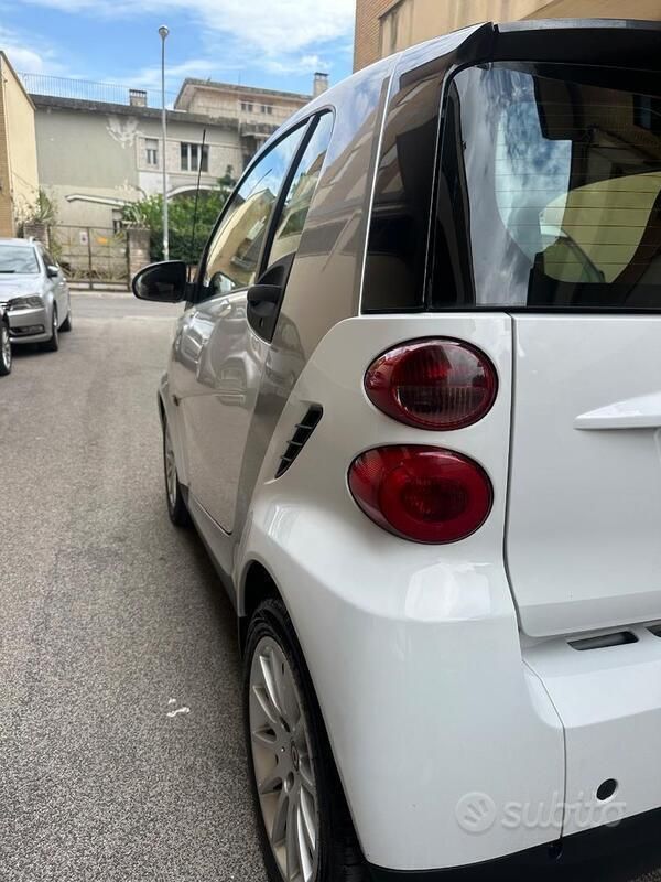 Usata Smart ForTwo Coupé 45 CV (33 kW) 2010 Utilitaria