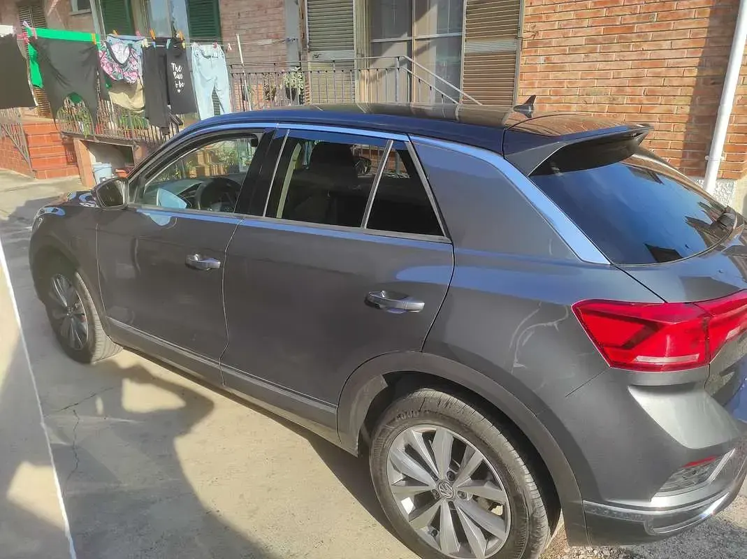 Usata VW T-Roc Style 116 CV (85 kW) 2019 Grigio SUV