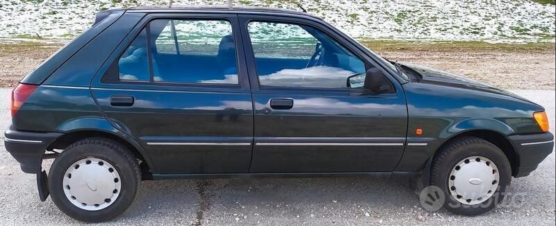Usata 1991 Ford Fiesta Due volumi | 3000 € - Immagine 1/4