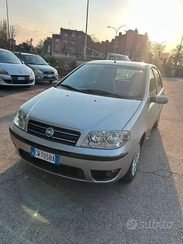 Usata Fiat Punto 59 CV (43 kW) 2007 Grigio Utilitaria