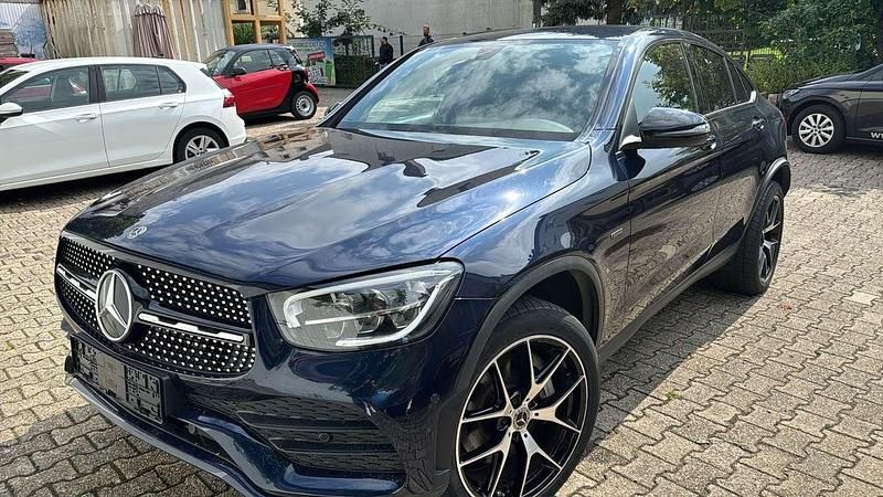 Usata Mercedes GLC300e Premium 258 CV (189 kW) 2020 Blu/azzurro Coupé