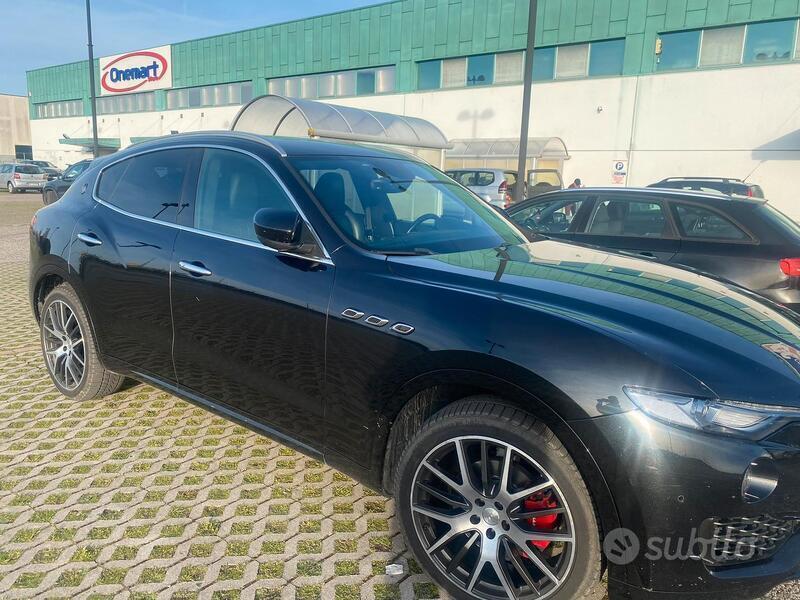 Usato 2018 Maserati Levante 3.0 Diesel 350 CV (37.000 €)