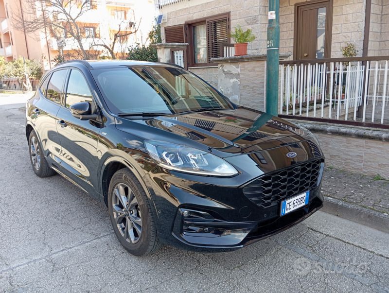 Usata Ford Kuga ST-Line 120 CV (88 kW) 2021 Nero SUV