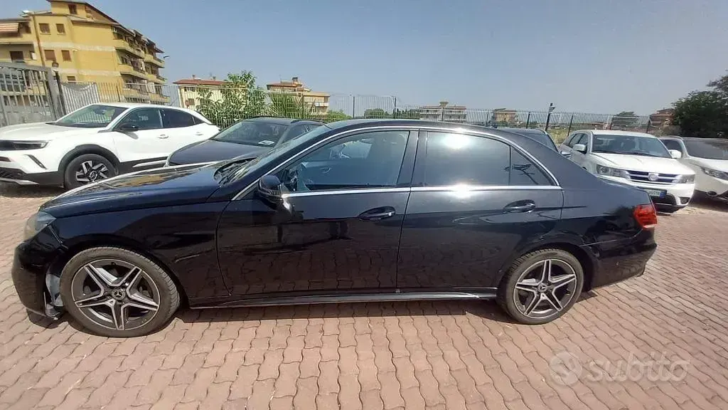 Usata Mercedes E200 136 CV (100 kW) 2016 Nero Berlina