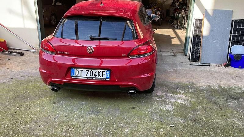 Begagnad VW Scirocco 122 HK (89 kW) 2009 Röd Sportkupé