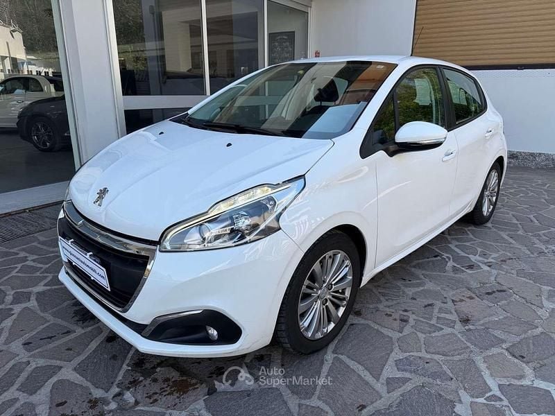Usata Peugeot 208 Active 82 CV (60 kW) 2017 Bianco Utilitaria