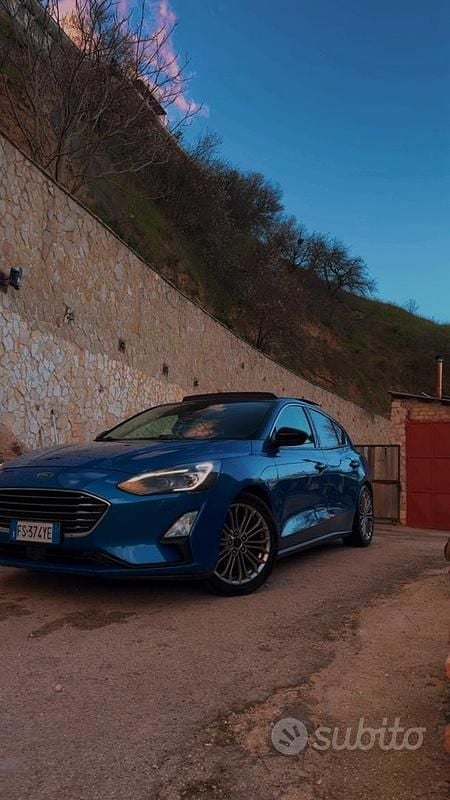 Usata Ford Focus Titanium 120 CV (88 kW) 2018 Blu Berlina