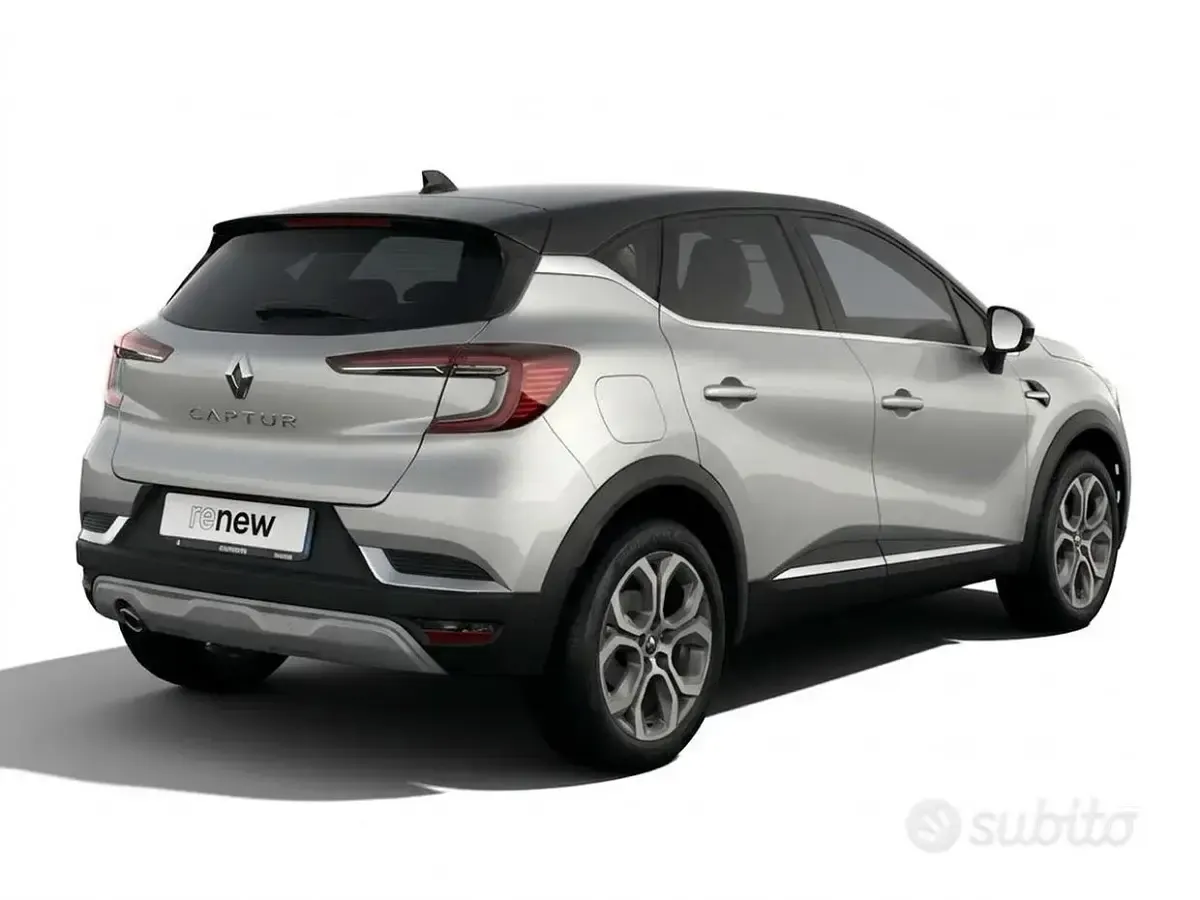 Usata Renault Captur Intens 101 CV (74 kW) 2023 Grigio SUV