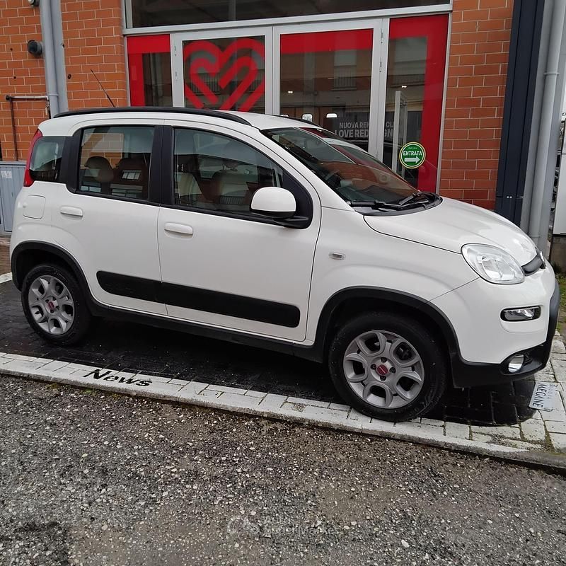 Usata Fiat Panda 4x4 75 CV (55 kW) 2012 Bianco Utilitaria