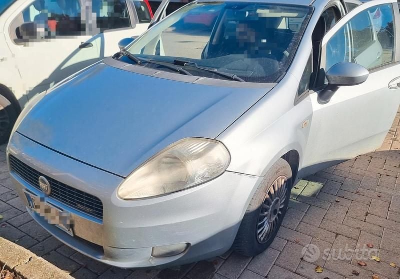 Usata Fiat Punto 90 CV (66 kW) 2007 Grigio Utilitaria