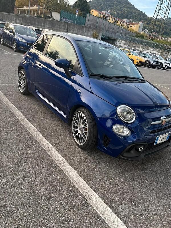 Usata Abarth 500 145 CV (106 kW) 2018 Blu Utilitaria