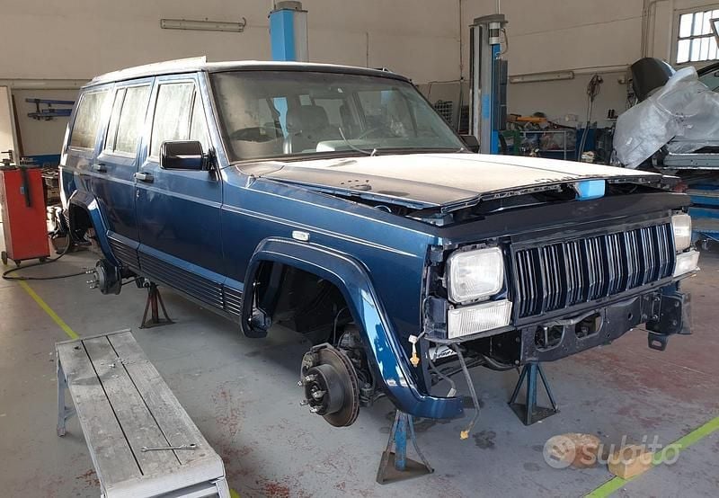 Usata Jeep Cherokee 185 CV (136 kW) 1992 Blu SUV