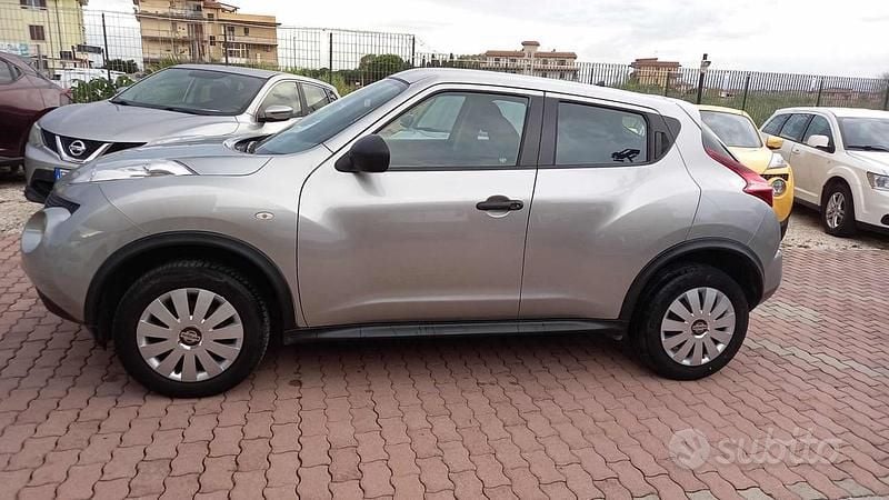 Usata Nissan Juke Visia 110 CV (80 kW) 2011 Grigio SUV