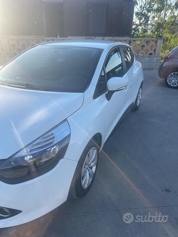 Usata Renault Clio IV Life 75 CV (55 kW) 2015 Bianco Berlina