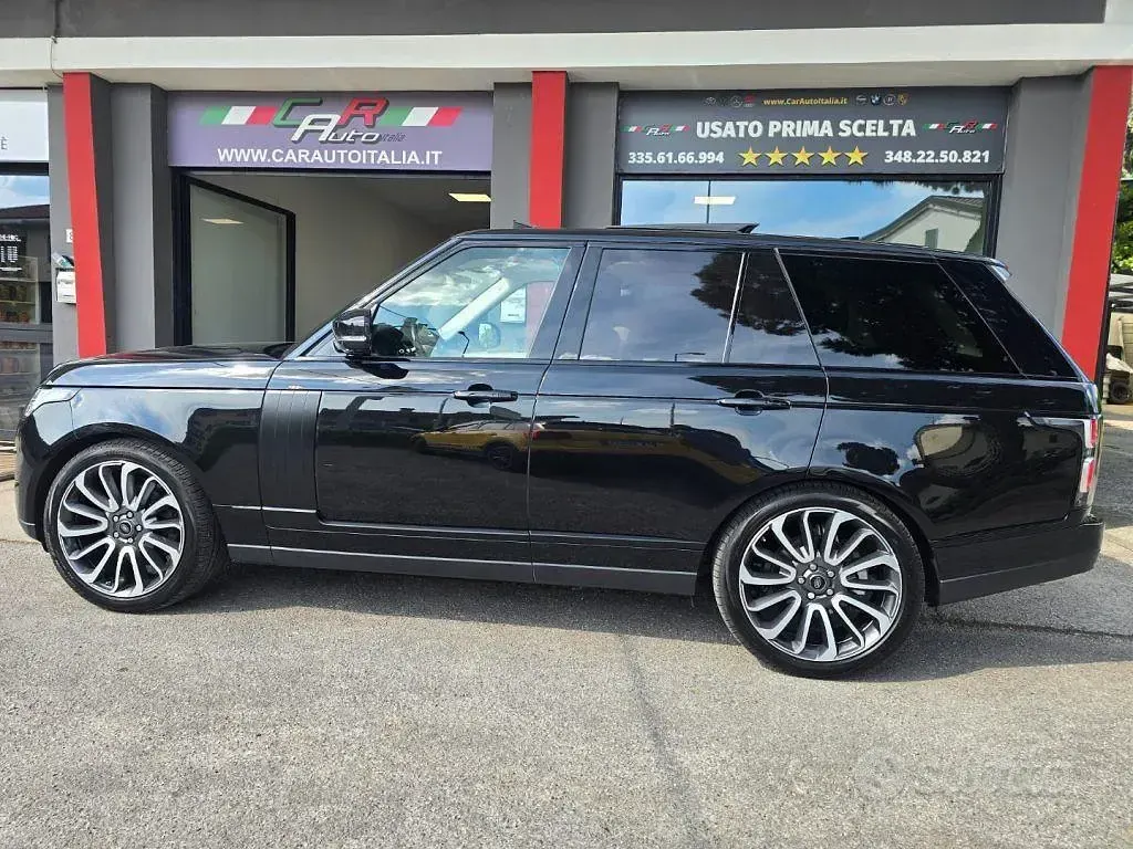 Usata Land Rover Range Rover Vogue 249 CV (183 kW) 2019 Ultimate black / santorini bl SUV
