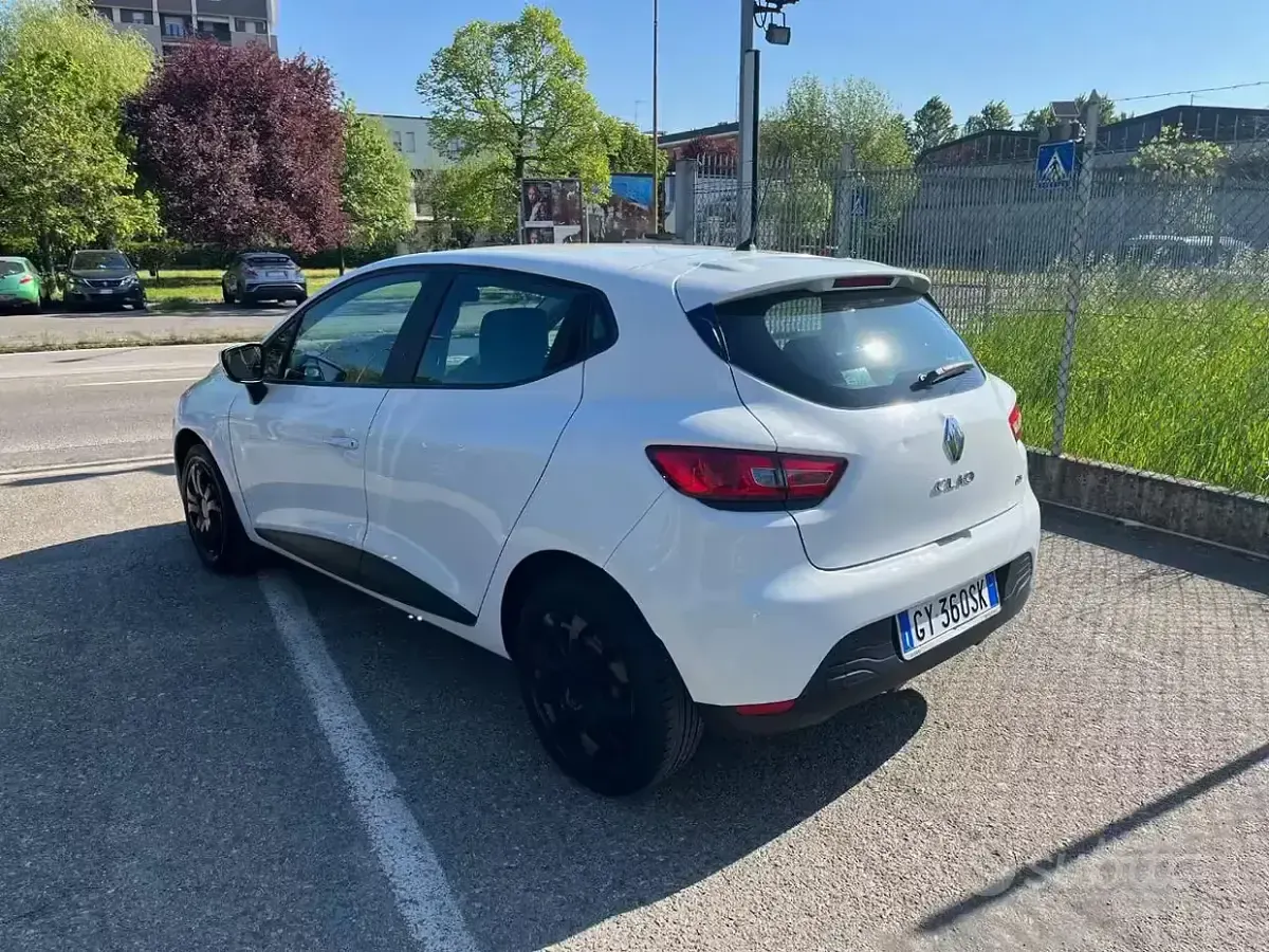 Second-hand Renault Clio IV 90 CP (66 kW) 2016 Alb Berlinǎ
