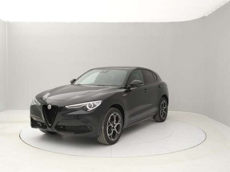 Usato 2022 Alfa Romeo Stelvio 2.0 Benzin 280 CV (51.300 €)