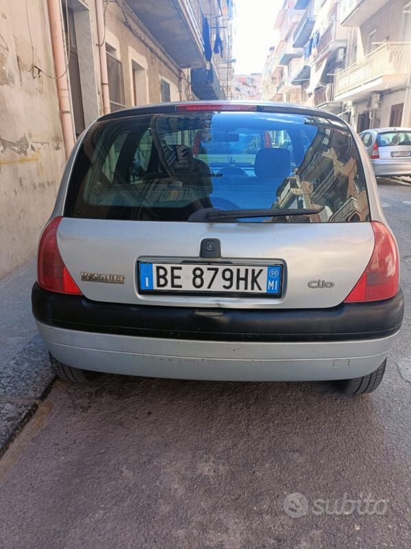 Usata Renault Clio II 58 CV (42 kW) 1999 Grigio Utilitaria