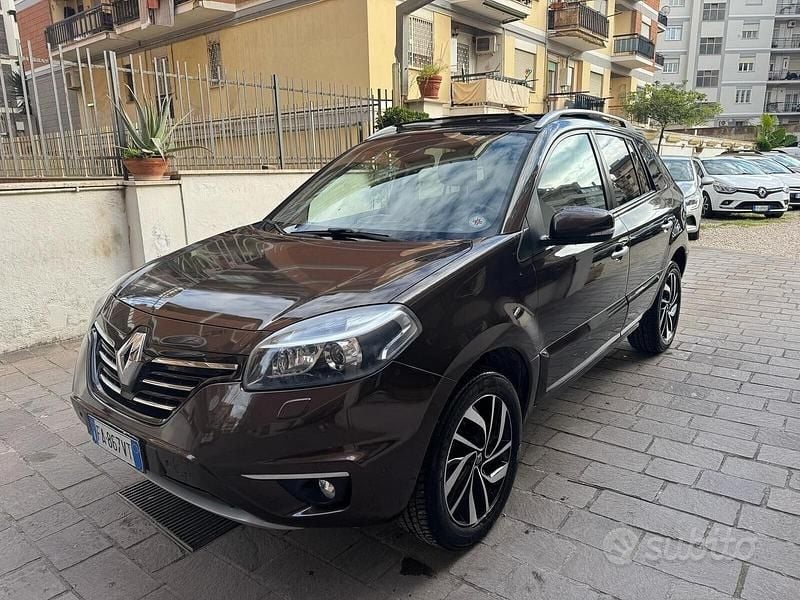 Usata Renault Koleos Luxe 175 CV (128 kW) 2015 Marrone SUV