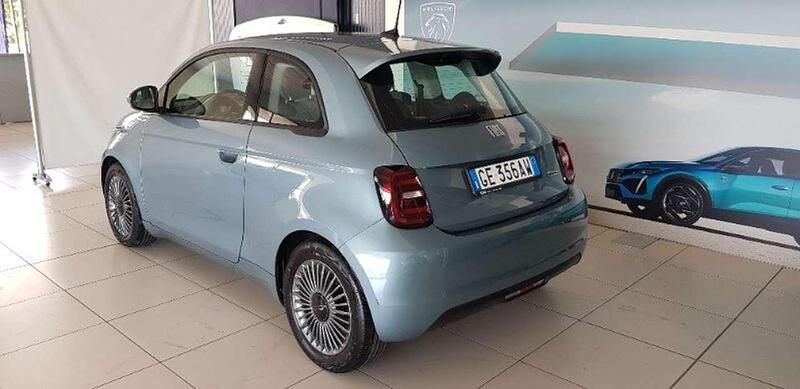 Usata Fiat 500e Icon 86 kW (118 CV) 2021 Blu/azzurro Berlina