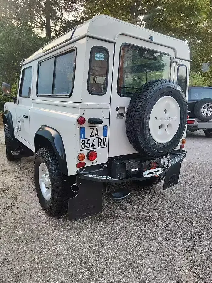 Usata Land Rover Defender 86 CV (63 kW) 2002 Bianco Station wagon