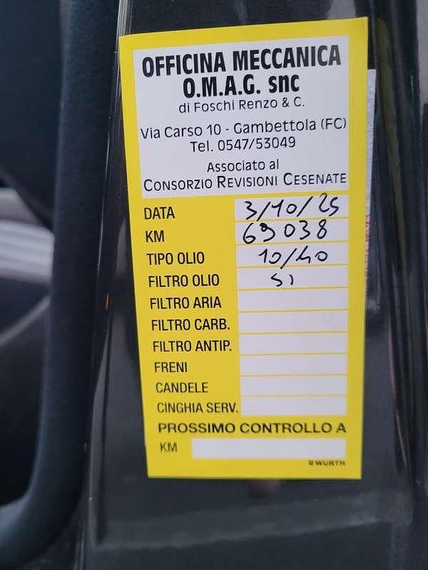 Usata Mercedes E200 122 CV (89 kW) 1992 Nero Berlina