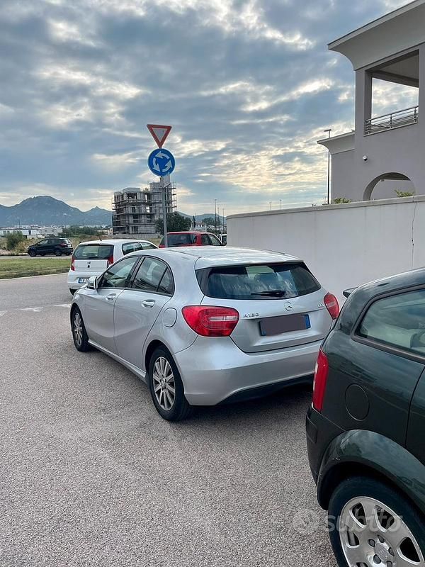 Usata Mercedes A180 Executive 109 CV (80 kW) 2013 Grigio Berlina