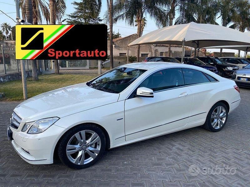 Usata Mercedes E220 Avantgarde 170 CV (125 kW) 2010 Bianco Coupé