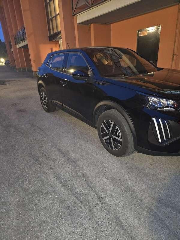 Nuova Peugeot 2008 Active 136 CV (100 kW) 2025 SUV