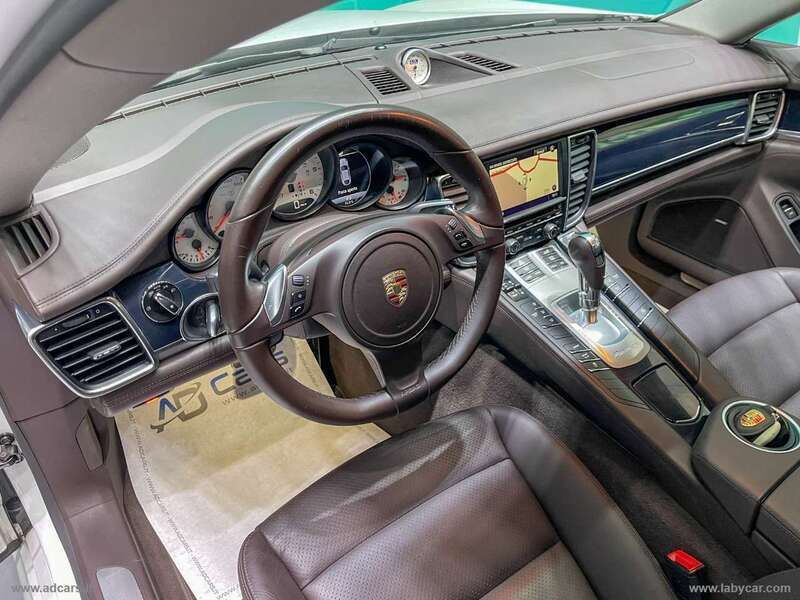 Usata Porsche Panamera 301 CV (221 kW) 2014 Bianco / pastello Berlina