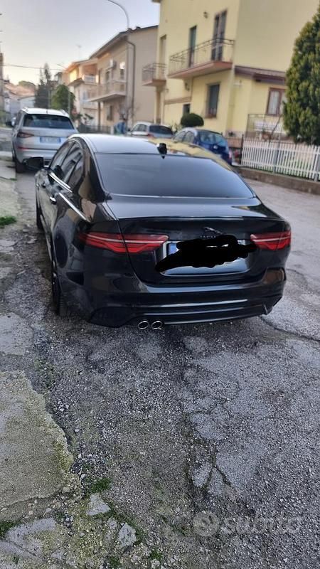 Usata Jaguar XE R-Dynamic 204 CV (150 kW) 2021 Nero Berlina