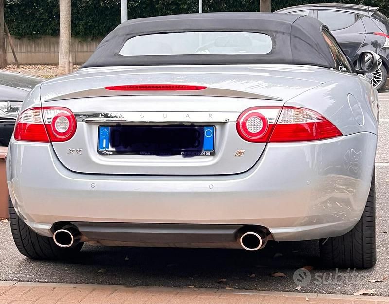 Usata Jaguar XK 258 CV (189 kW) 2009 Grigio Cabrio