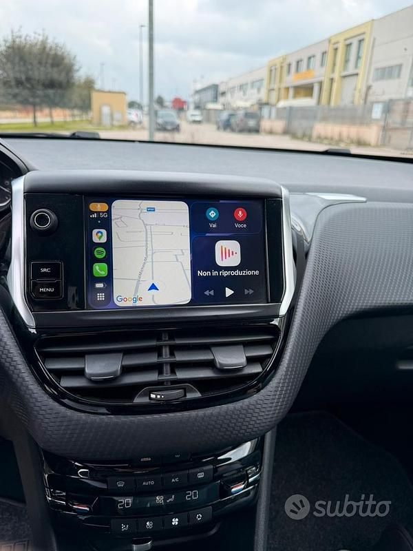 Usata Peugeot 208 75 CV (55 kW) 2016 Nero Utilitaria