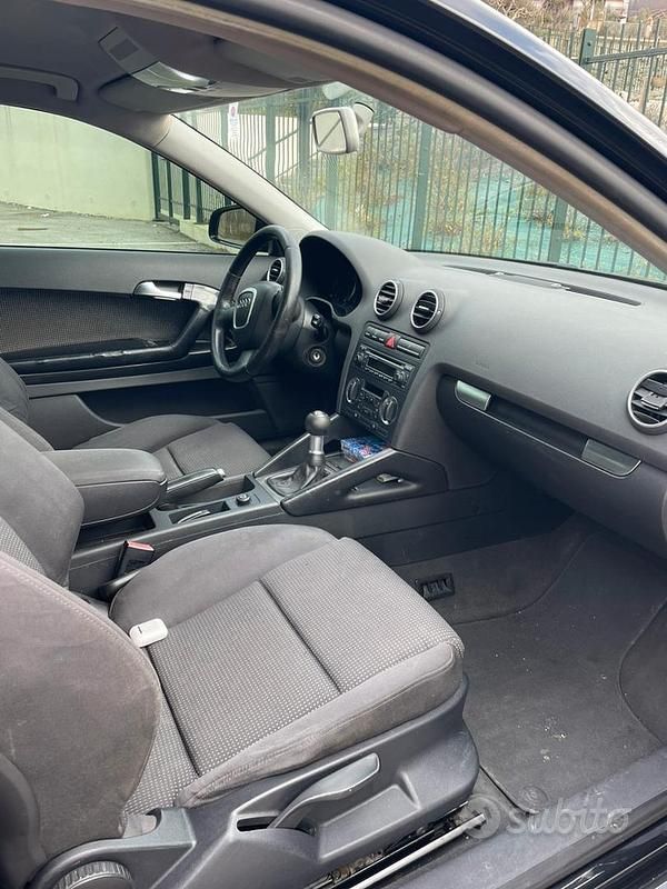 Usata Audi A3 140 CV (102 kW) 2006 Blu Utilitaria