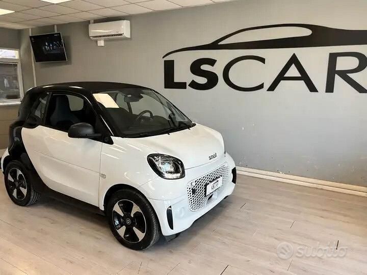 Bianco Usata 2021 Smart ForTwo Electric Drive Passion Tre volumi | 9990 € (Super prezzo) - Immagine 1/4