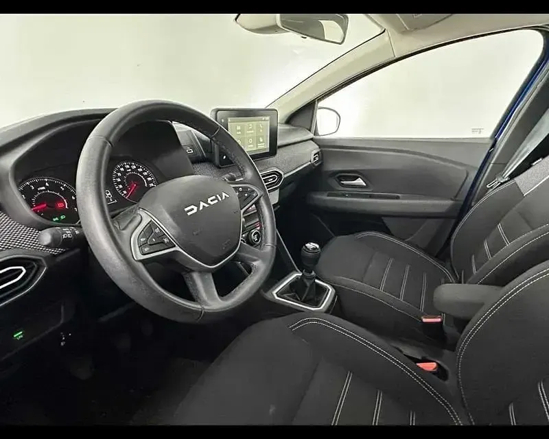Usata Dacia Sandero Essentiel 101 CV (74 kW) 2023 Blu