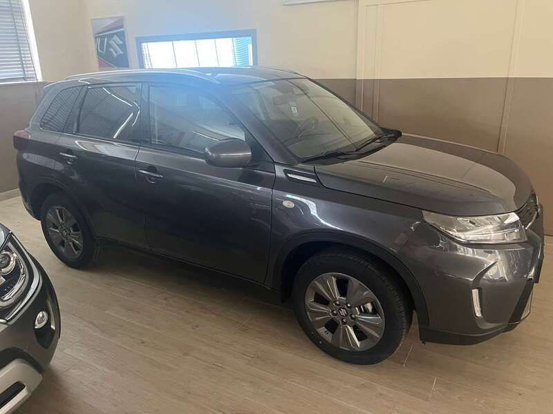 Usata Suzuki Vitara Cool 129 CV (94 kW) 2024 Grigio SUV
