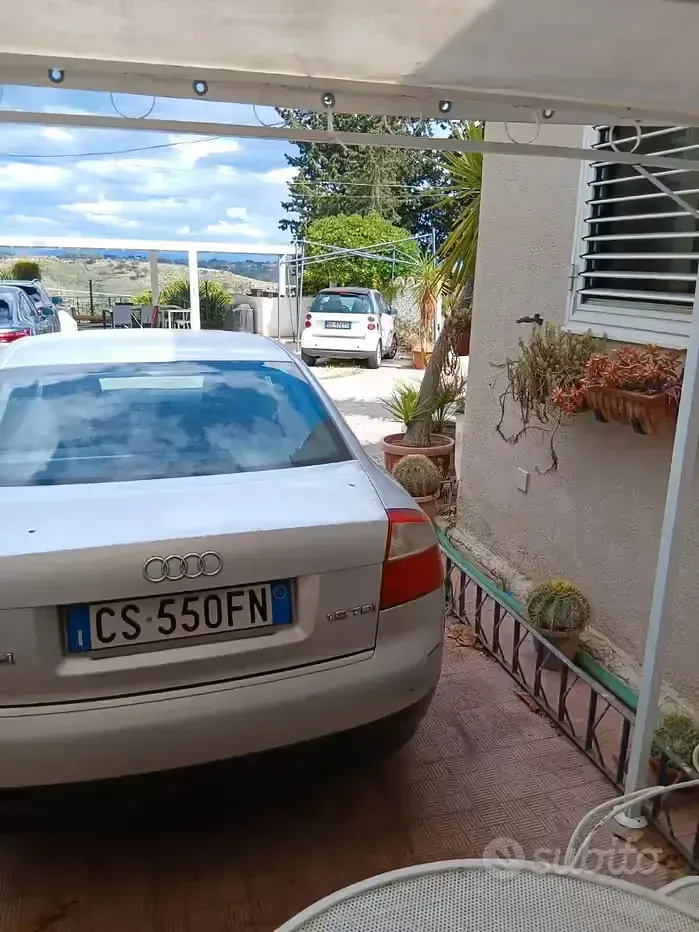 Usata Audi A4 130 CV (95 kW) 2004 Grigio Berlina