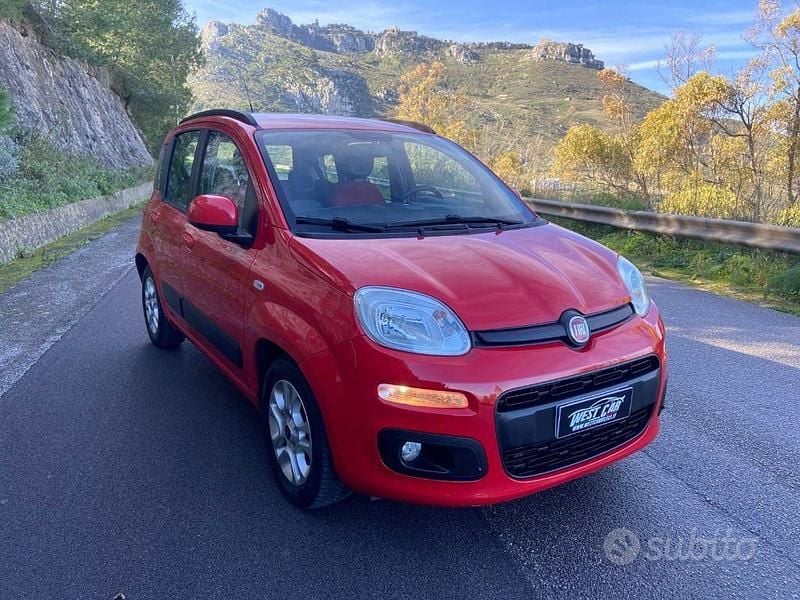 Usata Fiat Panda Lounge 95 CV (69 kW) 2018 Rosso Berlina