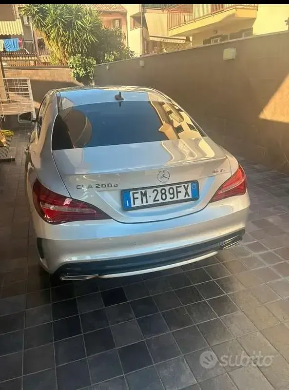 Usata Mercedes CLA200 Business 136 CV (100 kW) 2017 Coupé