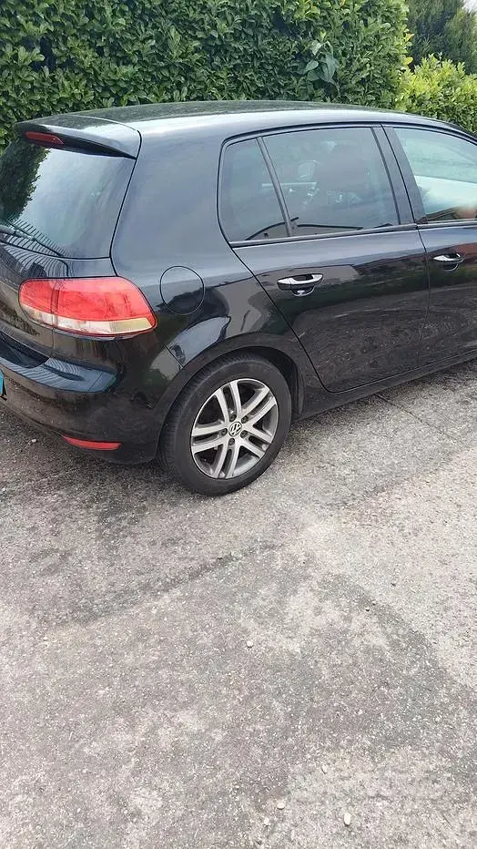 Usata VW Golf VI 102 CV (75 kW) 2009 Nero Utilitaria